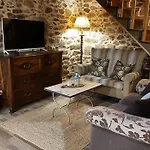 A Casa Dos Avos Es Una Casa De Piedra De 1850 Con Piscina Y En Plena Naturaleza En Galicia Feriehus Vilarino (A Coruna)