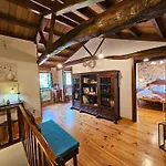 A Casa Dos Avos Es Una Casa De Piedra De 1850 Con Piscina Y En Plena Naturaleza En Galicia *