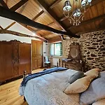A Casa Dos Avos Es Una Casa De Piedra De 1850 Con Piscina Y En Plena Naturaleza En Galicia Feriehus