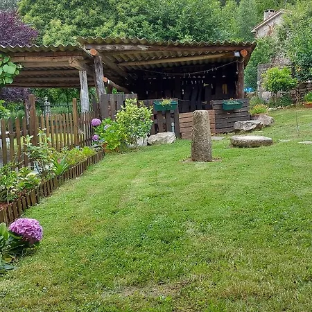 A Casa Dos Avos Es Una Casa De Piedra De 1850 Con Piscina Y En Plena Naturaleza En Galicia *