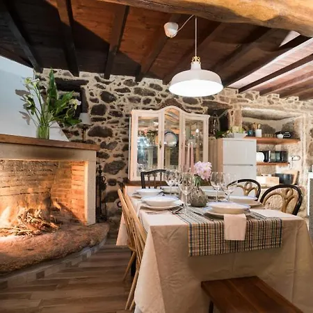 Casa vacanze A Casa Dos Avos Es Casa De Piedra De 1850 Con Piscina Y En Plena Naturaleza En Galicia La Coruña