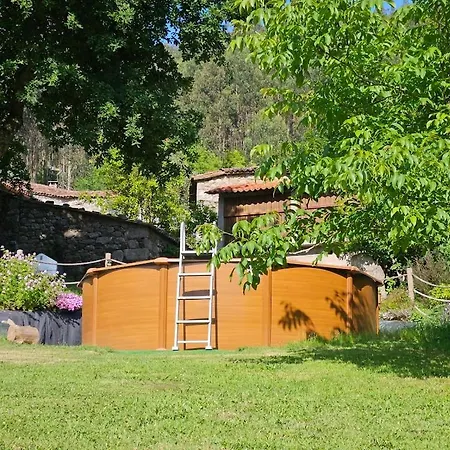 A Casa Dos Avos Es Una Casa De Piedra De 1850 Con Piscina Y En Plena Naturaleza En Galicia * Vilarino (A Coruna)