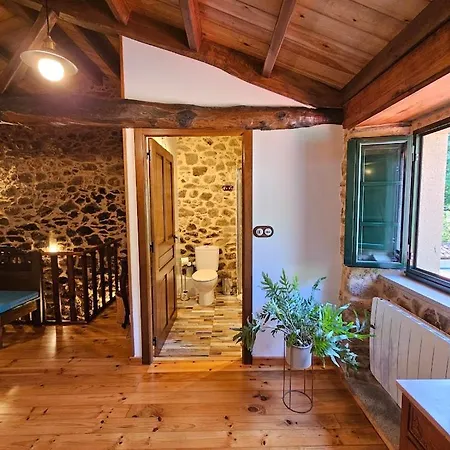 A Casa Dos Avos Es Casa De Piedra De 1850 Con Piscina Y En Plena Naturaleza En Galicia *