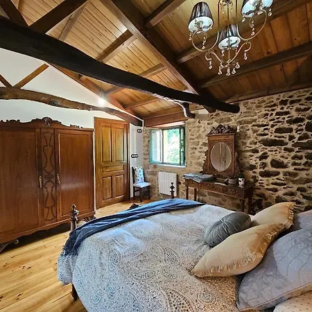 A Casa Dos Avos Es Casa De Piedra De 1850 Con Piscina Y En Plena Naturaleza En Galicia Holiday home