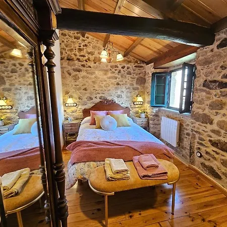 A Casa Dos Avos Es Casa De Piedra De 1850 Con Piscina Y En Plena Naturaleza En Galicia *