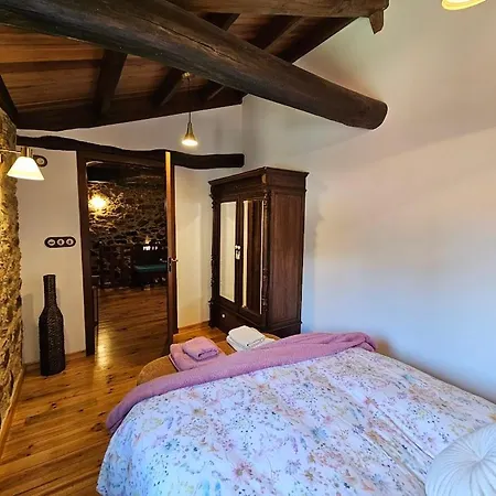 A Casa Dos Avos Es Casa De Piedra De 1850 Con Piscina Y En Plena Naturaleza En Galicia * La Coruña
