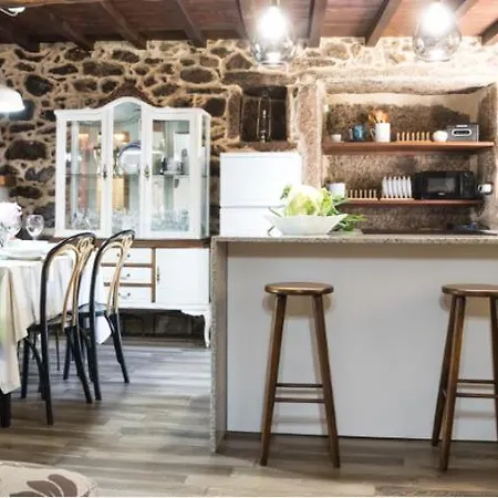 A Casa Dos Avos Es Casa De Piedra De 1850 Con Piscina Y En Plena Naturaleza En Galicia La Coruña