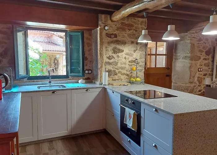 A Casa Dos Avos Es Una Casa De Piedra De 1850 Con Piscina Y En Plena Naturaleza En Galicia Holiday home