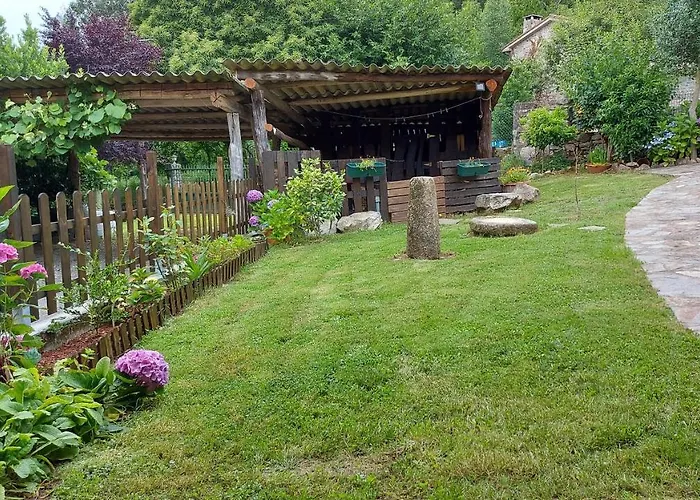 A Casa Dos Avos Es Una Casa De Piedra De 1850 Con Piscina Y En Plena Naturaleza En Galicia *