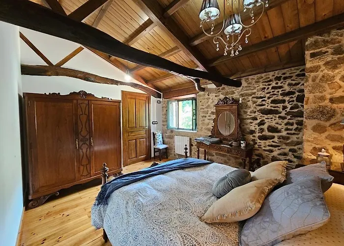 A Casa Dos Avos Es Una Casa De Piedra De 1850 Con Piscina Y En Plena Naturaleza En Galicia Holiday home