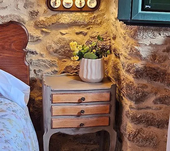 A Casa Dos Avos Es Una Casa De Piedra De 1850 Con Piscina Y En Plena Naturaleza En Galicia Vilarino (A Coruna)
