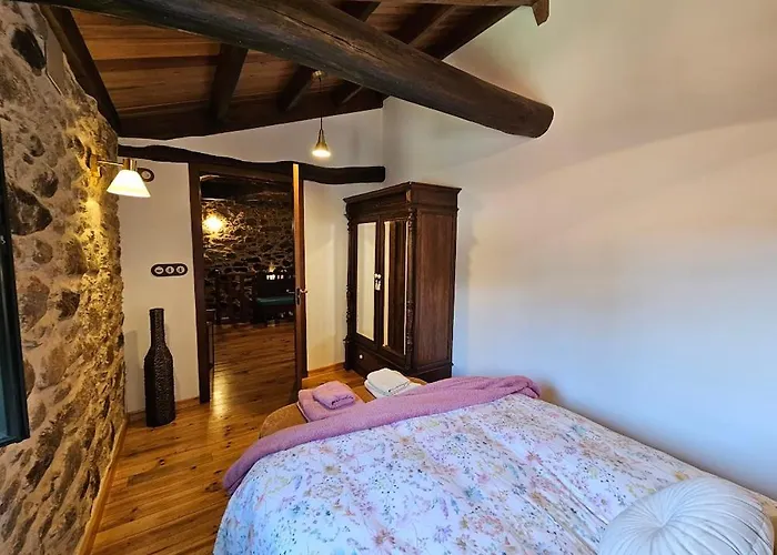 A Casa Dos Avos Es Una Casa De Piedra De 1850 Con Piscina Y En Plena Naturaleza En Galicia * Vilarino (A Coruna)